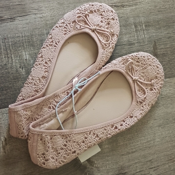 PIPER Light Pink Lacey Flats NWT - Picture 1 of 6